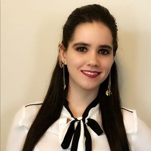 Meet your Posher, Adriana